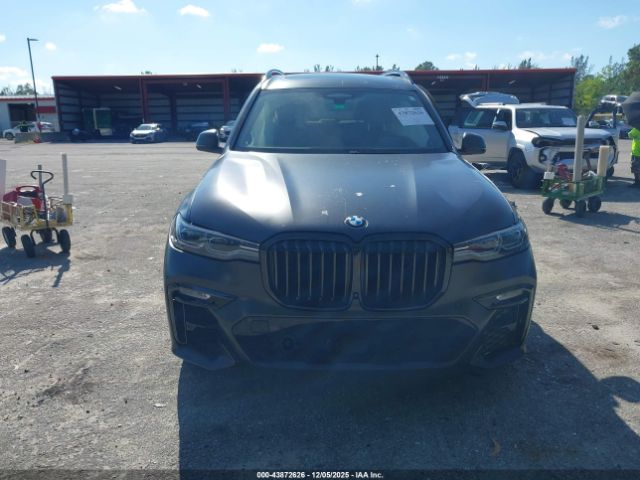 BMW X Series M50i Image 11