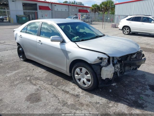 Toyota Camry Le Image 1