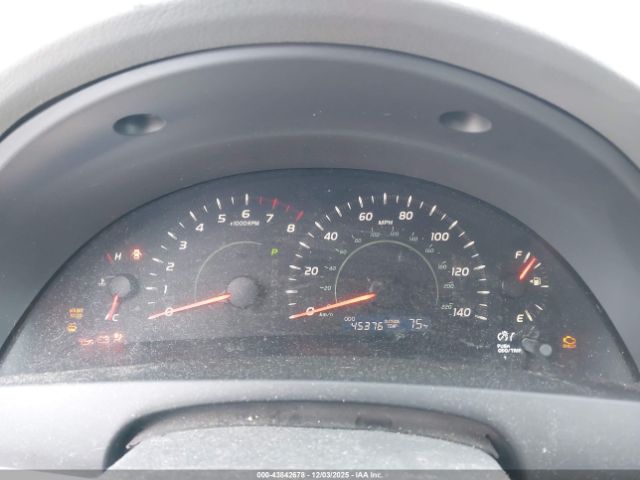 Toyota Camry Le Image 7