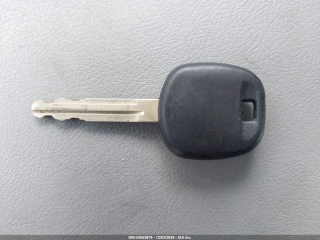 Toyota Camry Le Image 2