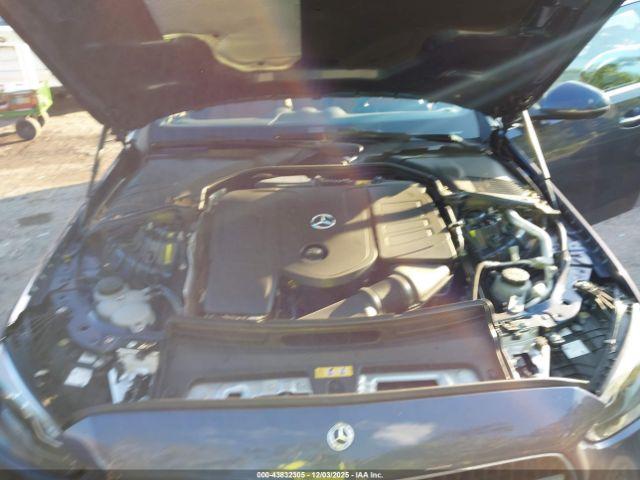 Mercedes-Benz C-Class Image 11