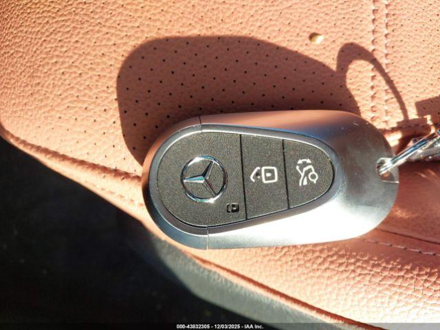 Mercedes-Benz C-Class Image 16