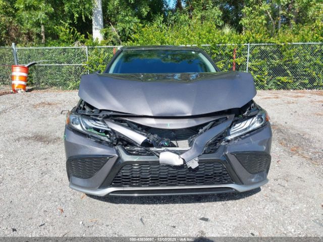 Toyota Camry Xse Image 10