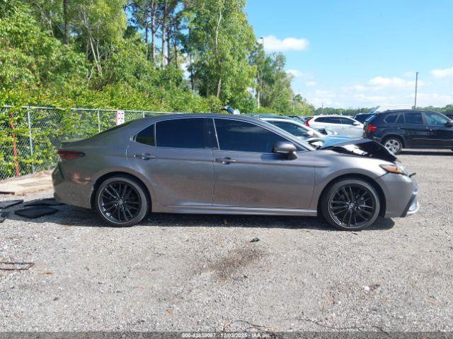 Toyota Camry Xse Image 11