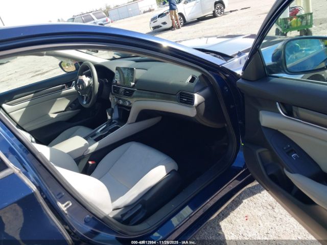 Honda Accord Lx Image 9