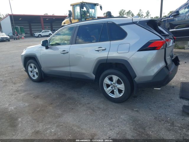 Toyota RAV4 Xle Image 4