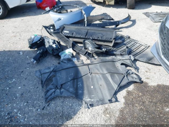 Tesla Model Y Performance Dual Motor All-wheel Drive Image 8