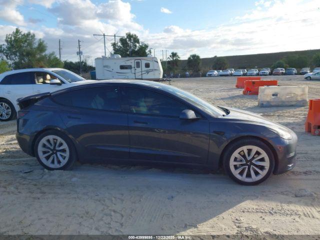 Tesla Model 3 Standard Range Plus Rear-wheel Drive Image 7