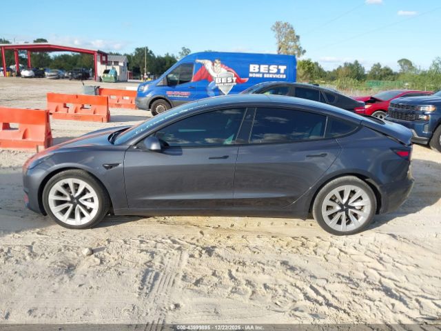 Tesla Model 3 Standard Range Plus Rear-wheel Drive Image 16