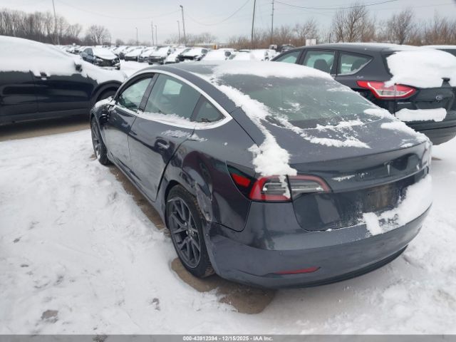 Tesla Model 3 Image 9